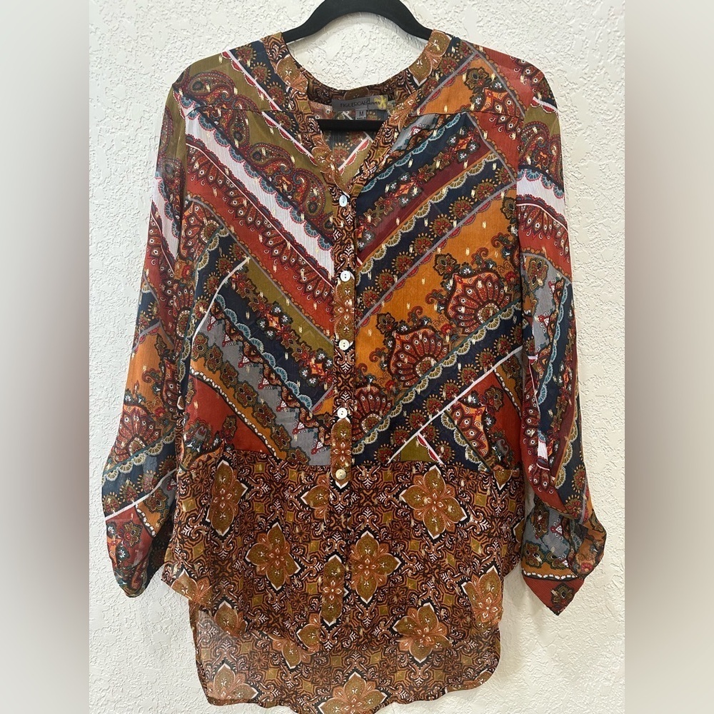 Figueroa & Flower high low sheer button down blouse size medium